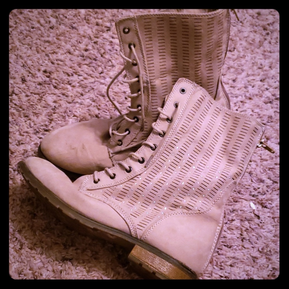 Boots 👢